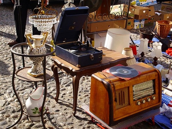 MERCATINO DELL'ANTIQUARIATO E DEL RIUSO